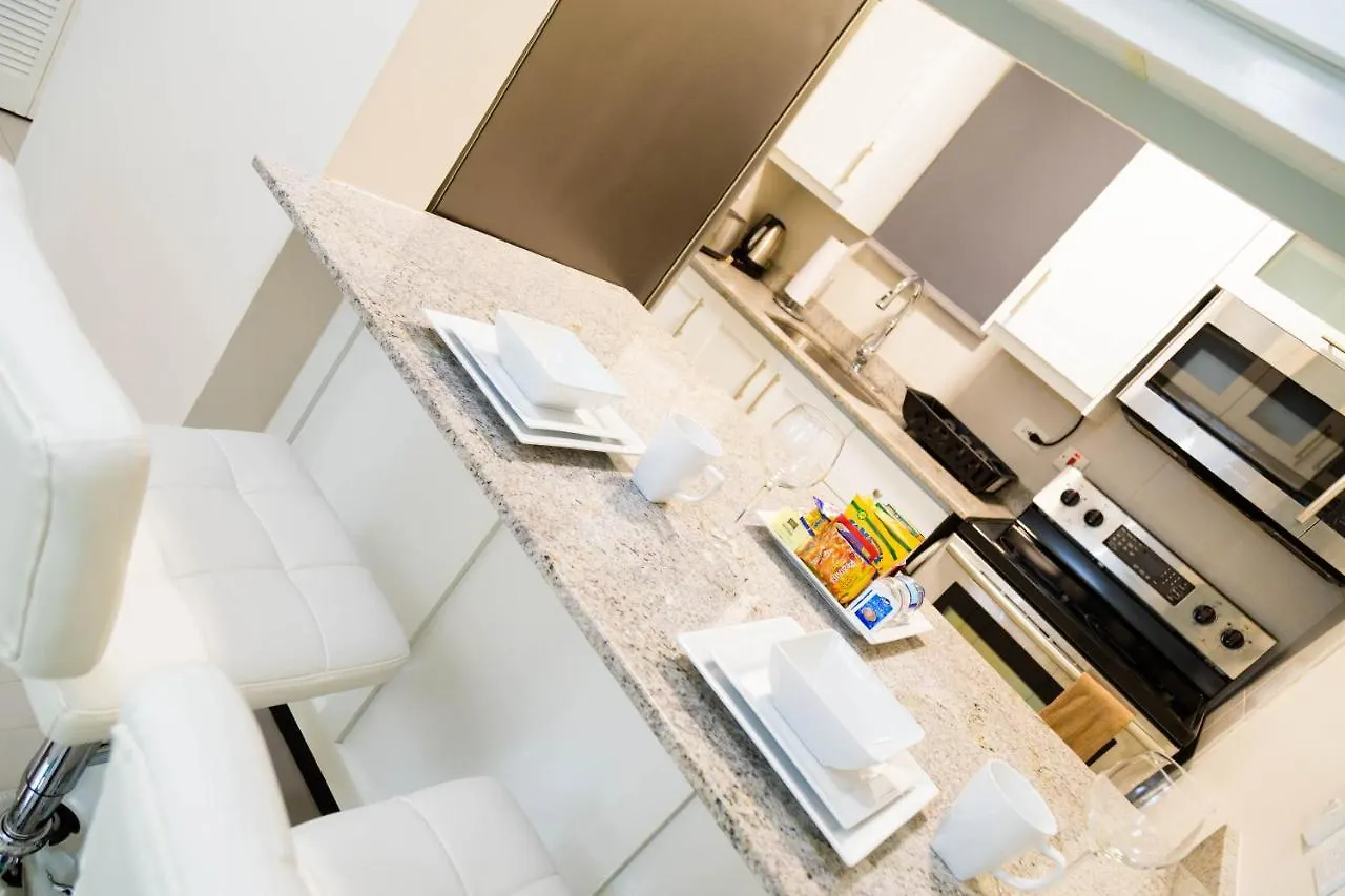 Choose To Be Happy At Ei8Ht! - Super Studios And Penthouse Apartment Kingston