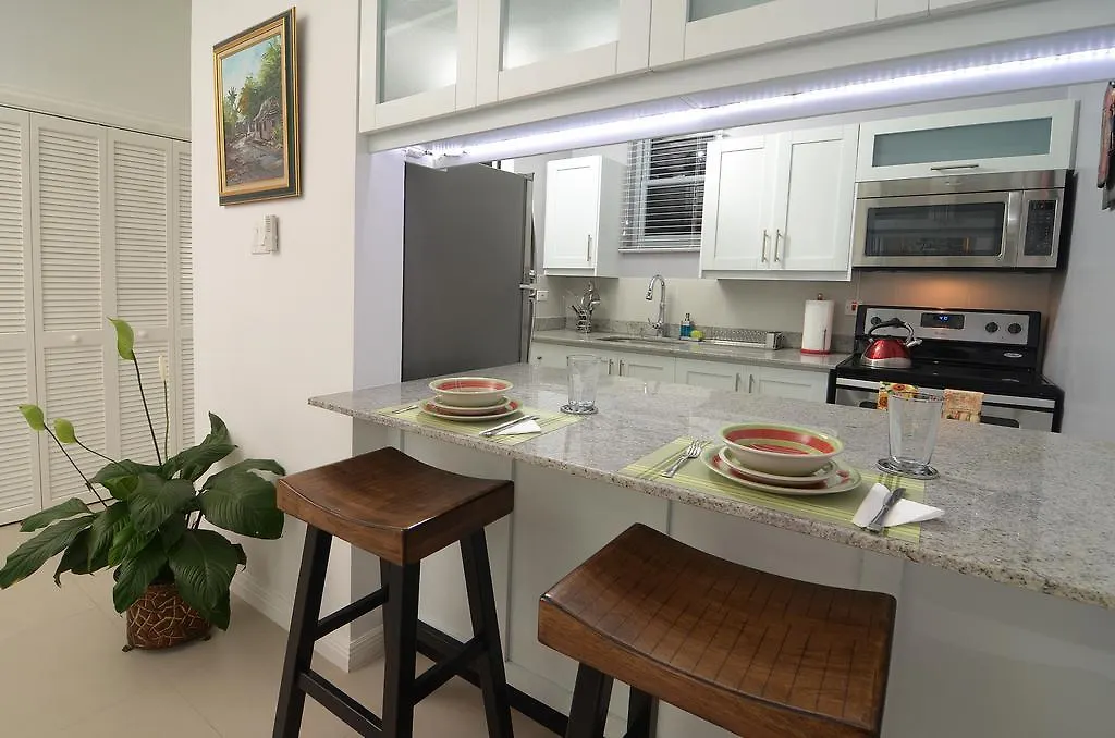 Choose To Be Happy At Ei8Ht! - Super Studios And Penthouse Apartment Kingston Jamaika